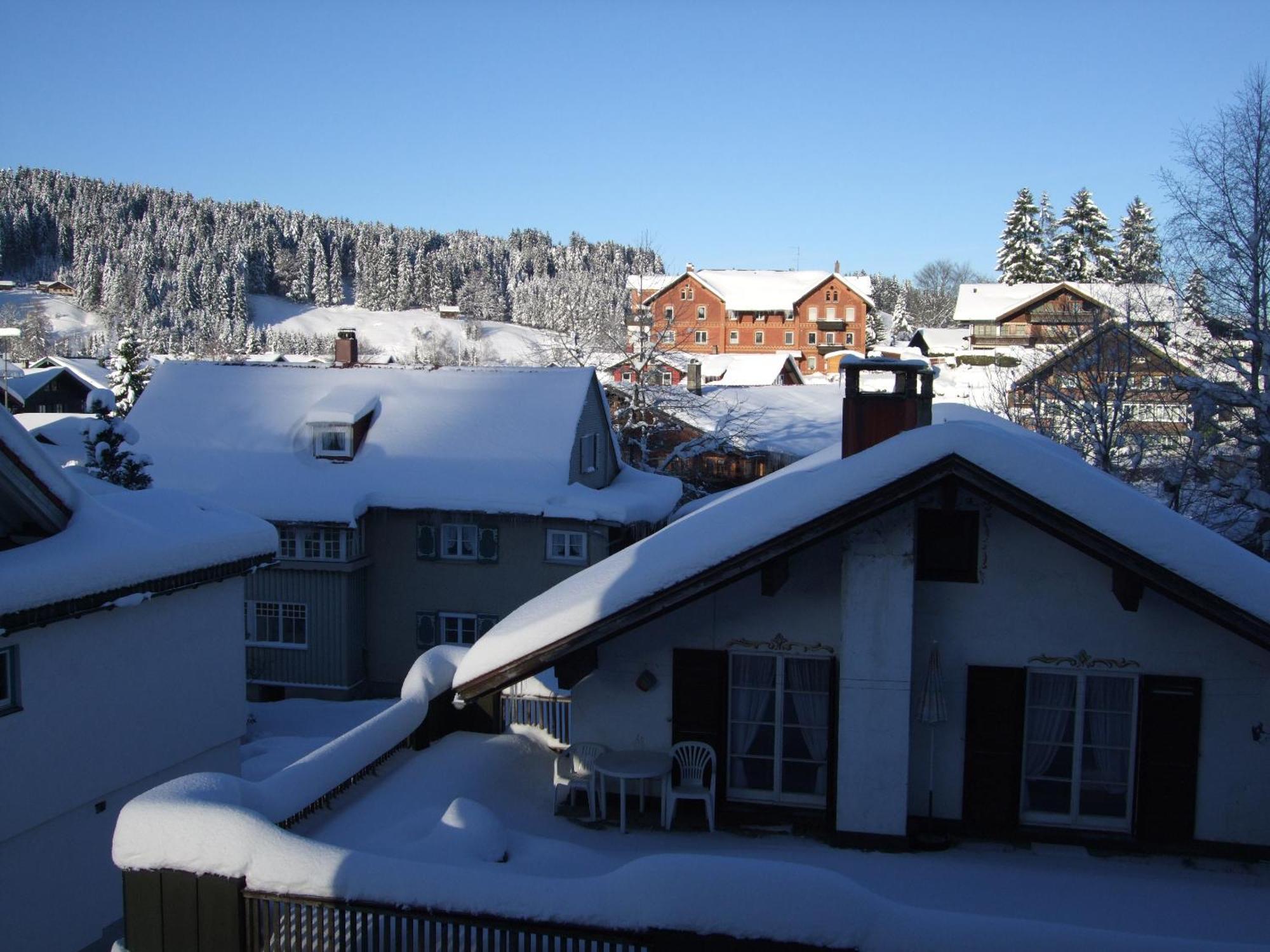 Allgaeu Vibes - Fusslaeufige Erreichbarkeit Vom Bahnhof, Mit Aussicht, Wettergeschuetzter Balkon Oberstaufen Exterior photo