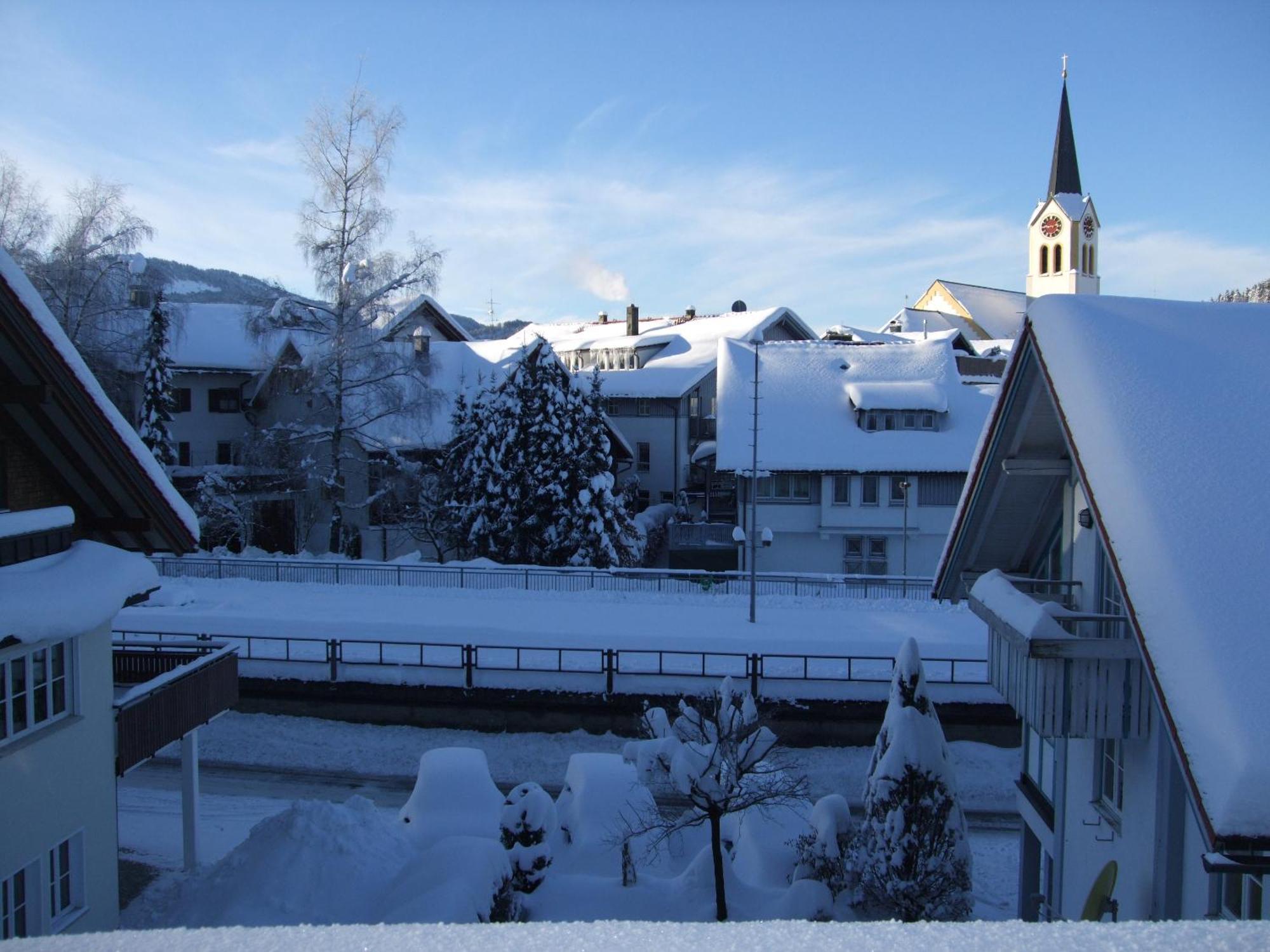 Allgaeu Vibes - Fusslaeufige Erreichbarkeit Vom Bahnhof, Mit Aussicht, Wettergeschuetzter Balkon Oberstaufen Exterior photo